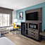 La Quinta Inn & Suites by Wyndham Greensboro