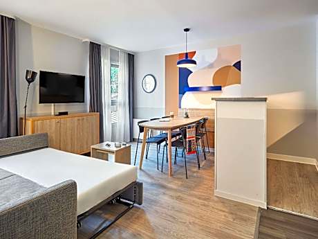 One-Bedroom Apartment (6 Adults)