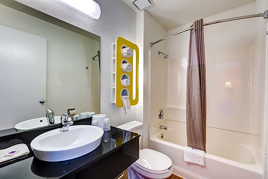 Motel 6-Wheat Ridge, CO - West - Denver North