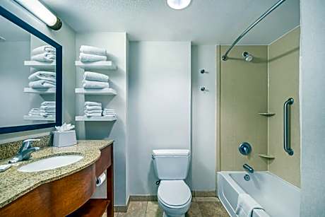 Queen Room with Two Queen Beds - Mobility Access/Non-Smoking