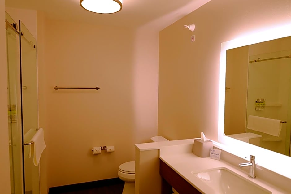 Holiday Inn Express & Suites Onalaska - La Crosse Area By IHG