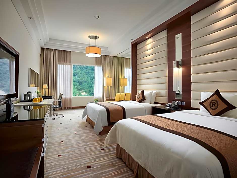 Royal Halong Hotel