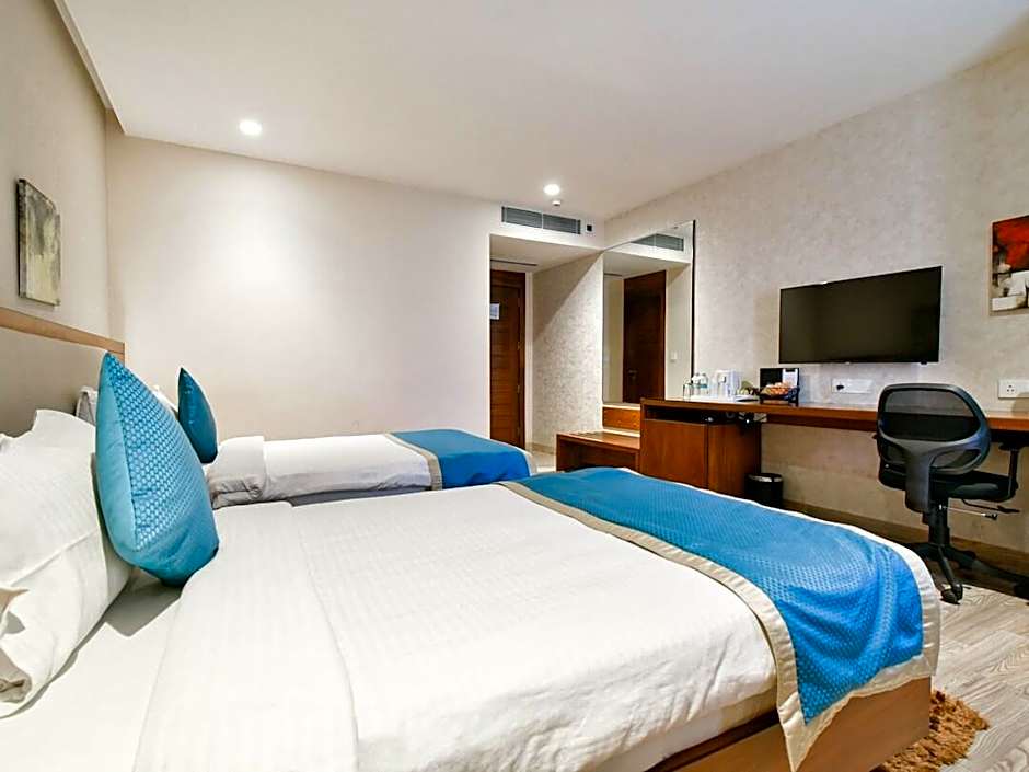 M crown Hotel