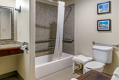 King Suite with Accessible Tub - Accessible/Non-Smoking