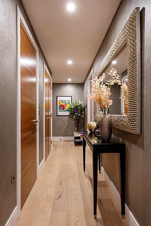 Veeve - Westbourne Curve