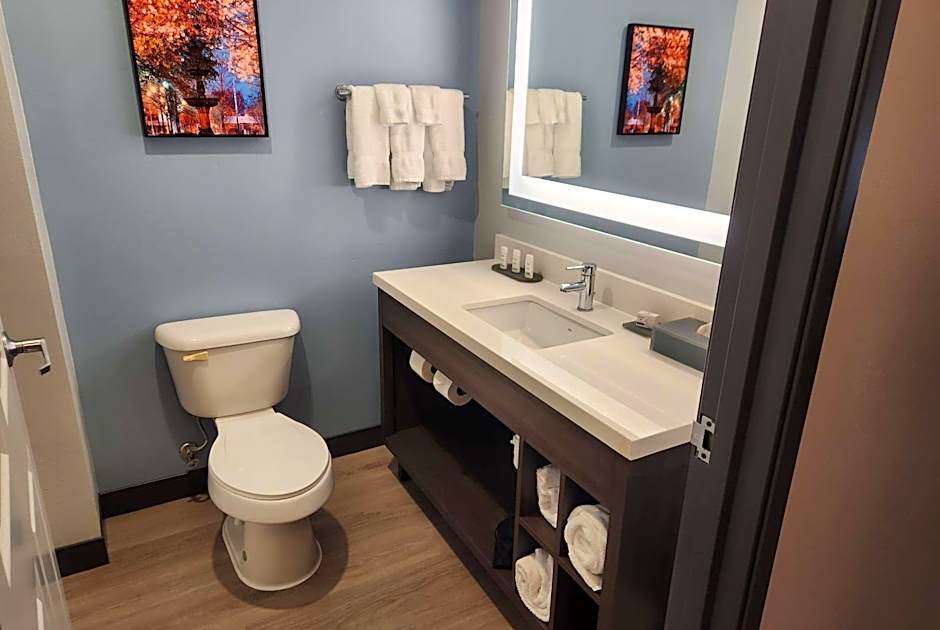 La Quinta Inn & Suites by Wyndham Warner Robins - Robins Afb