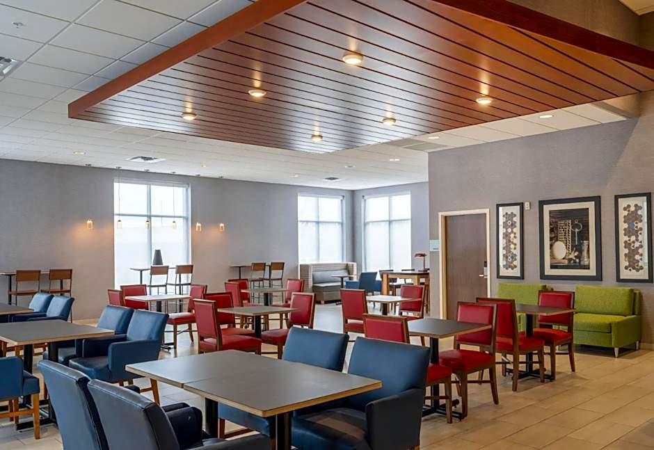 Holiday Inn Express Minneapolis West - Plymouth By IHG