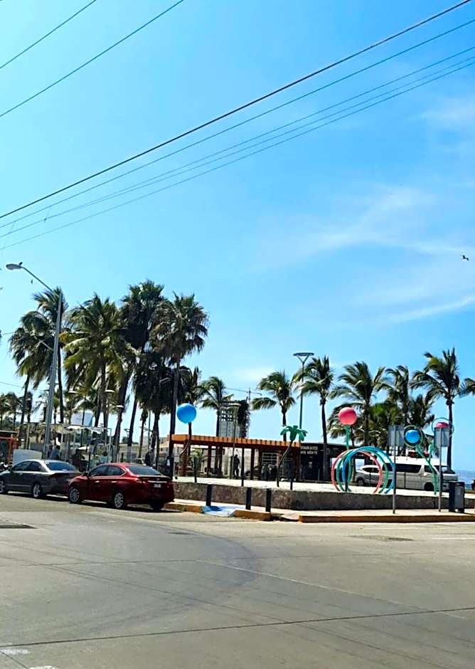 Casa Reforma en Malecón Económica - Excelente Ubicación - 2da Planta