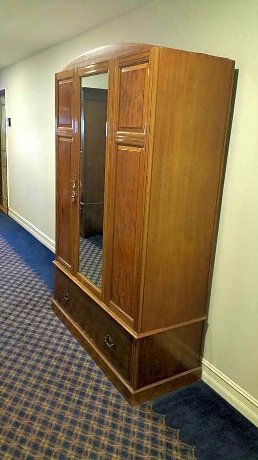 Hyde Park Hotel