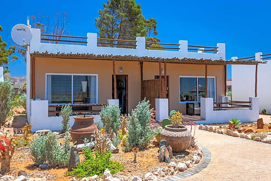 Inverdoorn Game Reserve Lodge