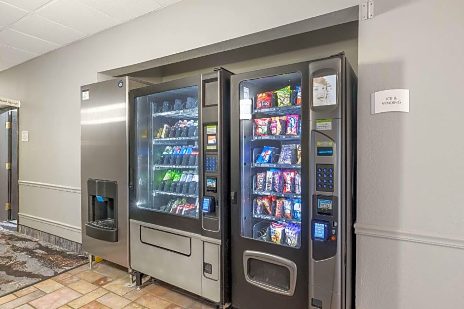 Quality Inn & Suites Lincoln North