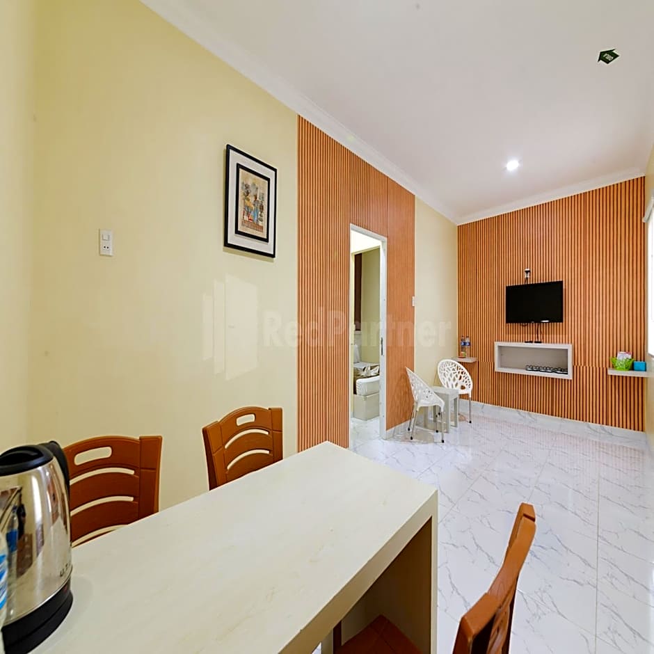 Hotel 78 Parapat Mitra RedDoorz