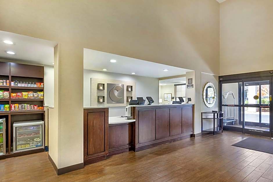 Comfort Suites Hanes Mall