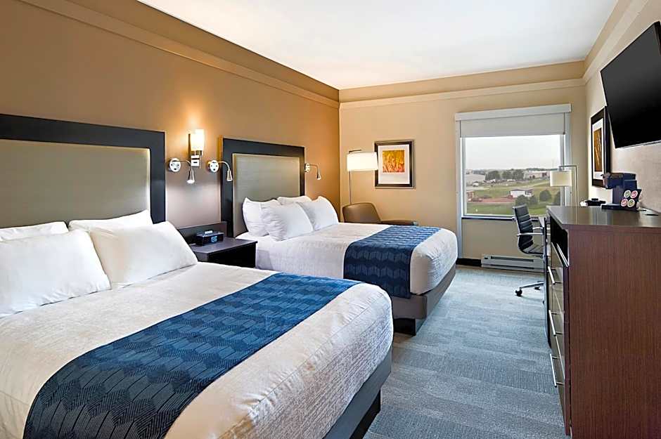 Foto 1 di 4 di 1 Queen Bed Guestroom