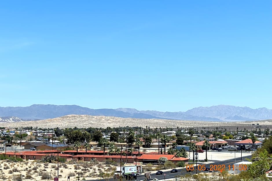9 Palms Inn
