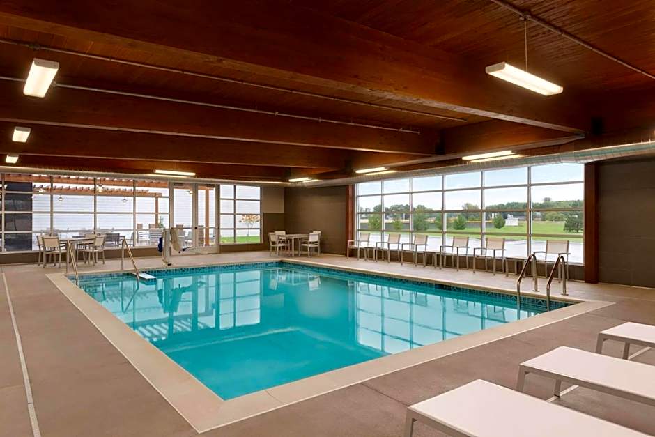 Country Inn & Suites by Radisson, Ft. Atkinson, WI