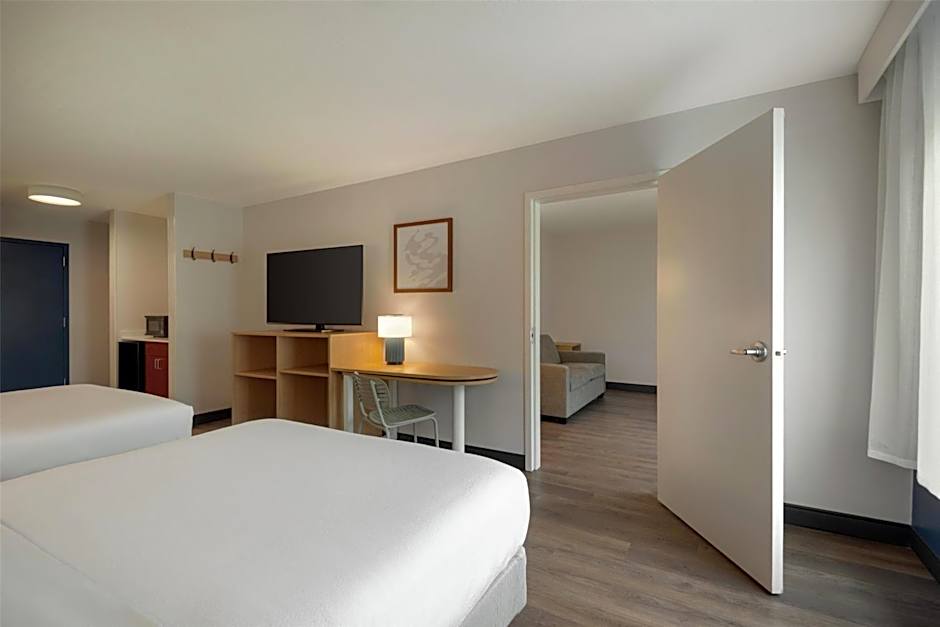 Spark by Hilton Woburn Boston