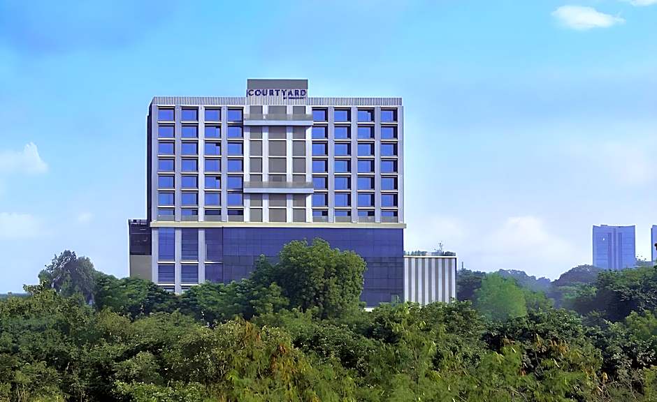 Gateway Ahmedabad, Sindhu Bhavan Road