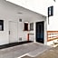 Rodeway Inn & Suites North Hollywood Burbank Airport - Universal Area