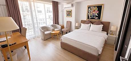 King Double with Balcony (Including smoking area)