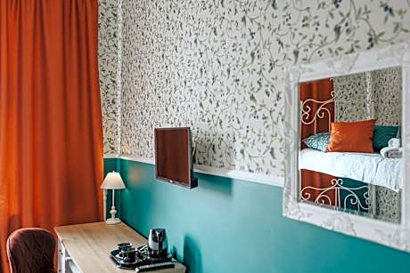 Standard Double Room with Shared Bathroom