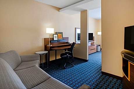 Executive Suite, 1 Bedroom, Corner (1 King Bed and 1 Double Sofa Bed)