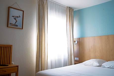 Standard  Room - Courtyard View