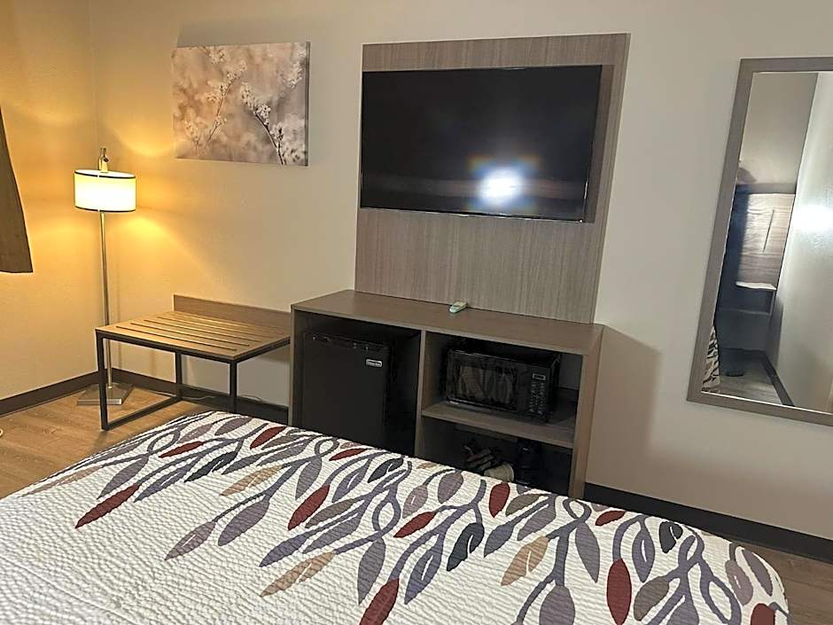 Red Roof Inn & Suites Middleborough