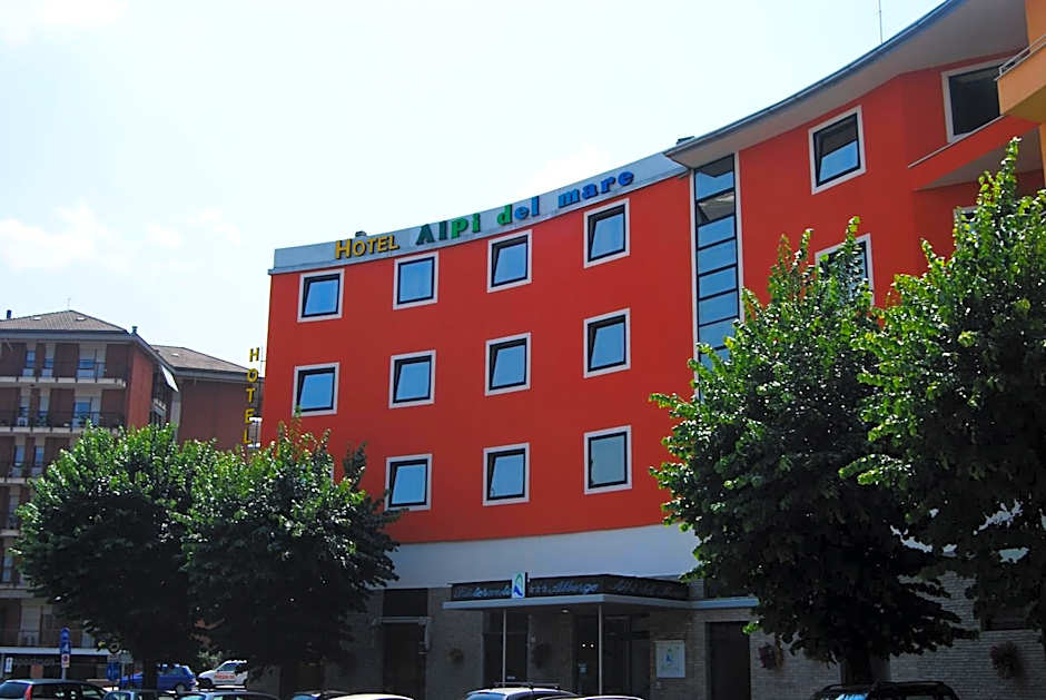 Hotel Alpi Del Mare