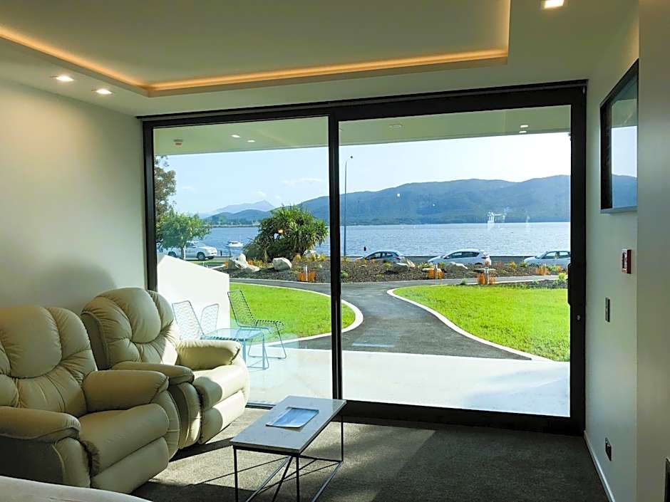 Fiordland Lakeview Motel and Apartments