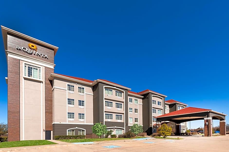 La Quinta Inn & Suites by Wyndham Mt. Pleasant