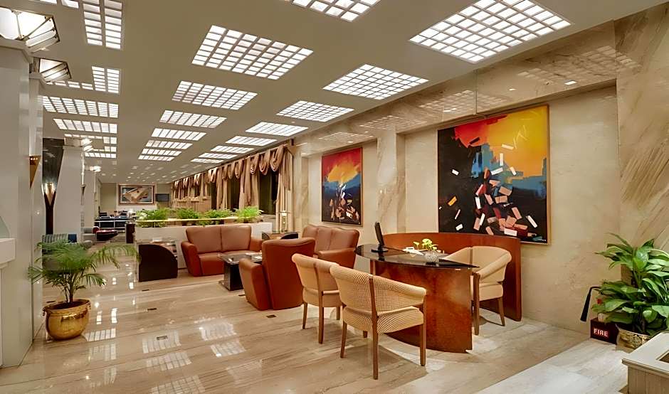 Kohinoor Continental, Near International Airport