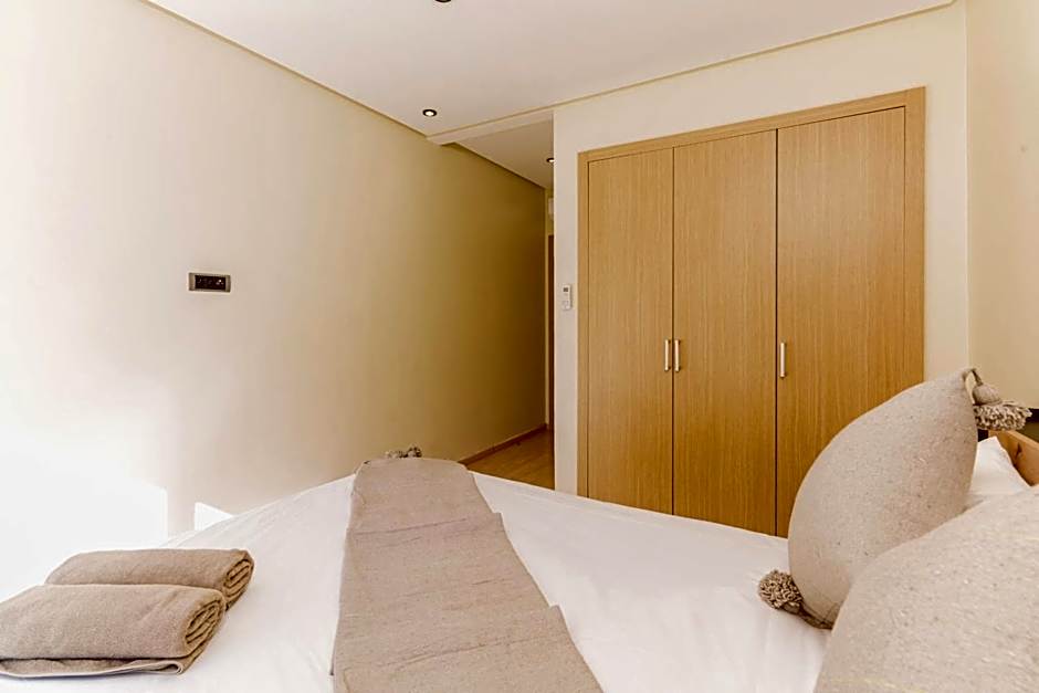 Relax Front Of Pool-Garden-Fibre