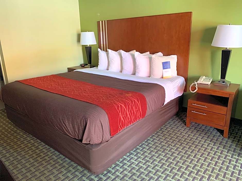 Days Inn by Wyndham Austintown