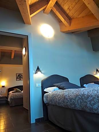 Family Room with Mountain View