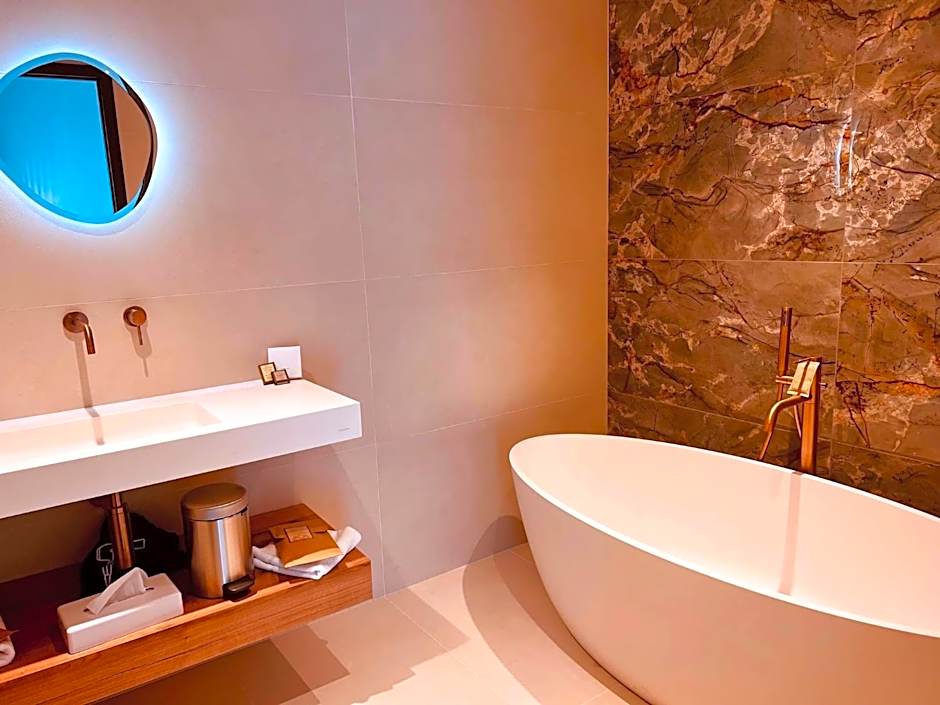 Hôtel Spa Restaurant La Madrague