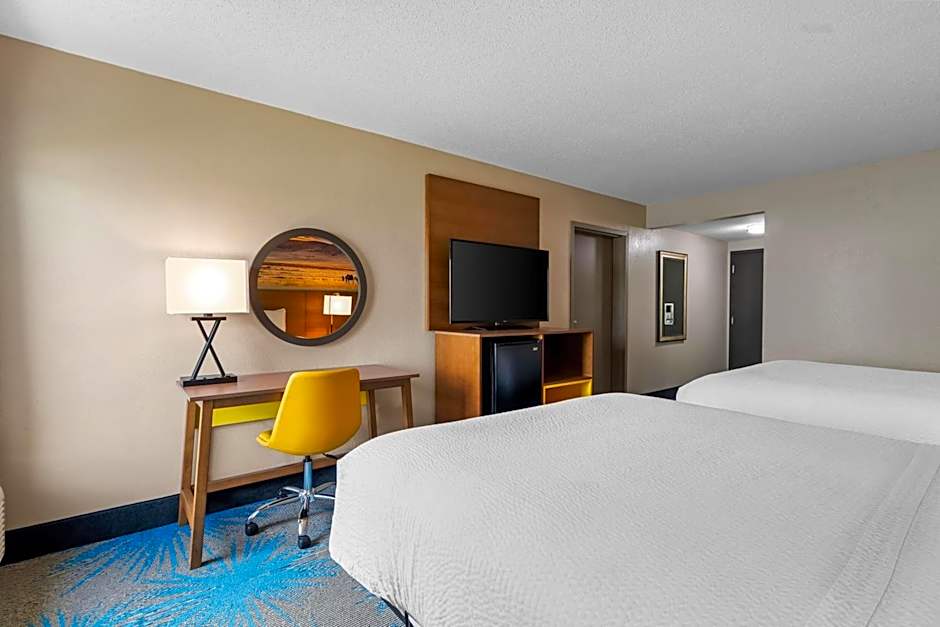 Days Inn & Suites by Wyndham Ridgeland