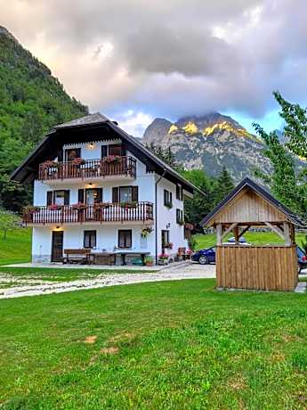 Apartments and rooms Kravanja