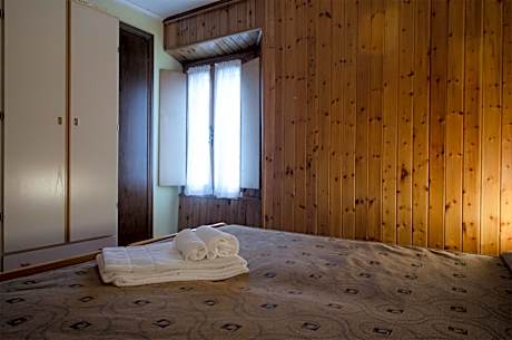 Single Room with Private Bathroom
