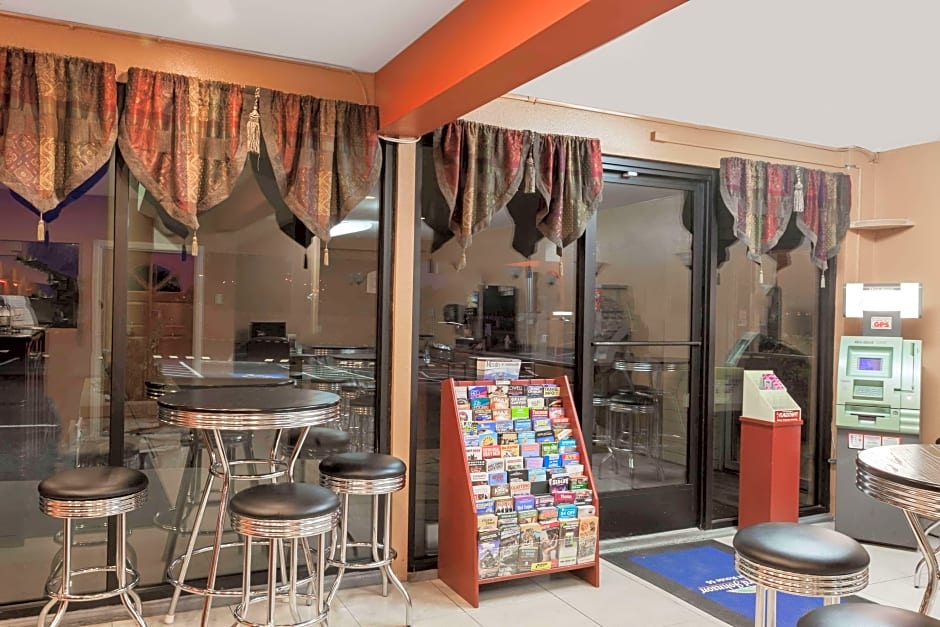 Howard Johnson Flagstaff – Flagstaff, AZ