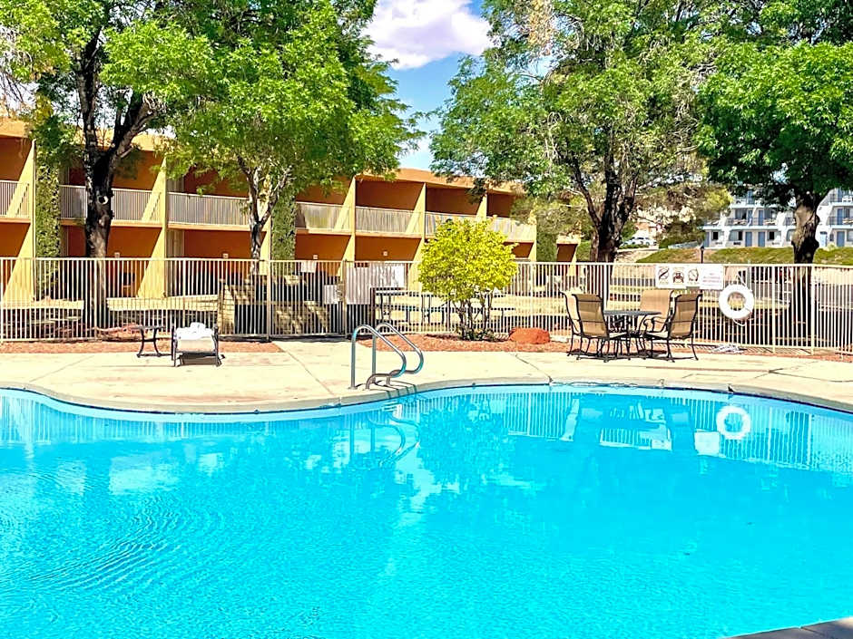 Scenic View Inn - Lake Powell - Page AZ