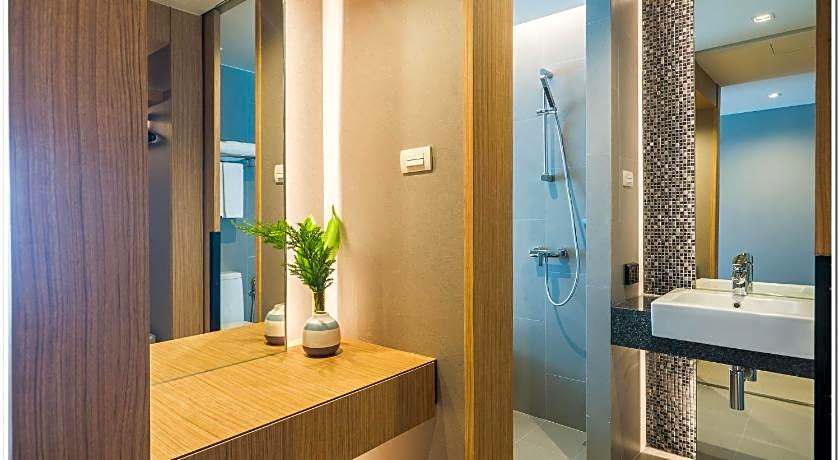 Sea Me Spring Tree Hotel