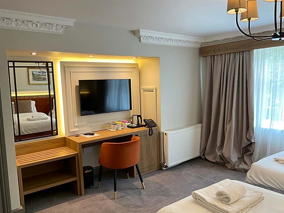 Old Mill Hotel & Lodge