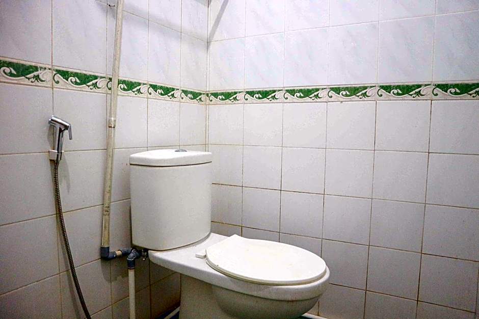 Roemah Monjali By RedDoorz – Sleman, MN