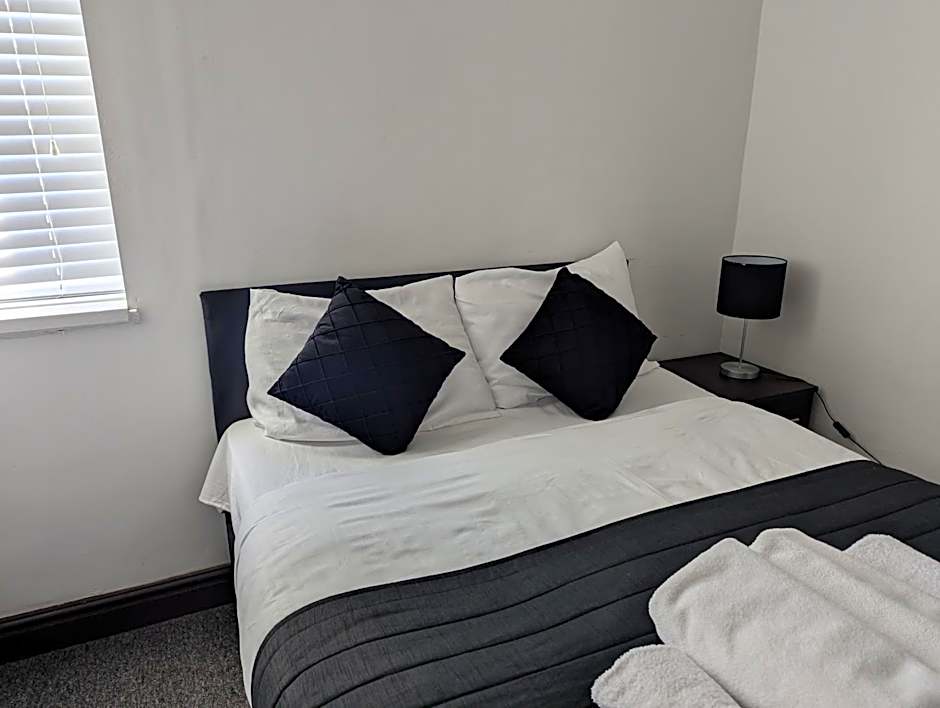 OYO Firs Lodge London Heathrow