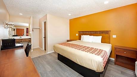 1 King Bed Non Smoking