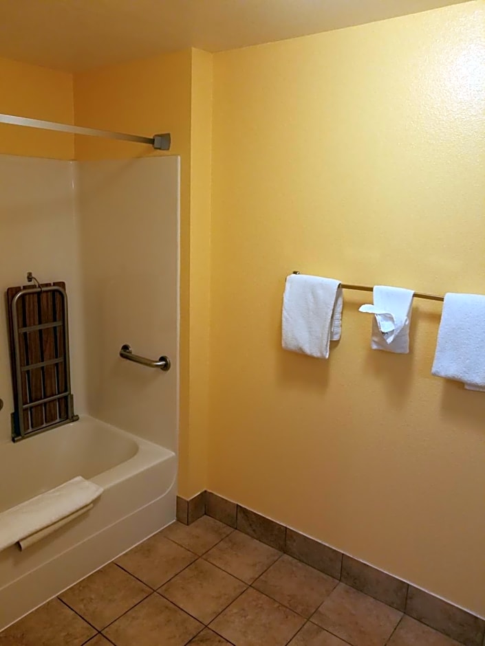 Travelodge by Wyndham Wenatchee