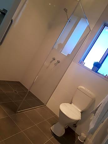 Deluxe Double Room (2 Adults + 1 Child)