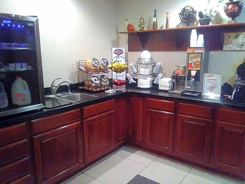 Baymont by Wyndham Battle Creek Downtown