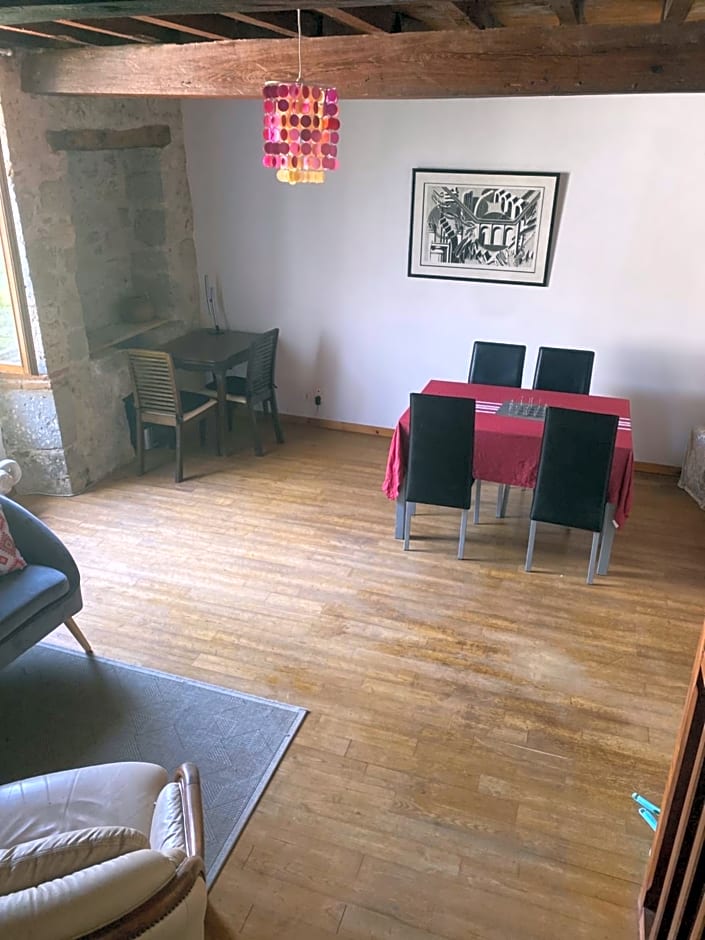 CHEZ SOPHIE -Chambres d¿hôtes, Gîte et Gîte équestre
